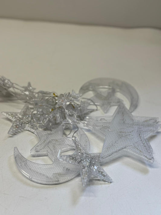 dekoracyjne lampki LED – gwiazdy i księżyce, sterowane pilotem, na USB.