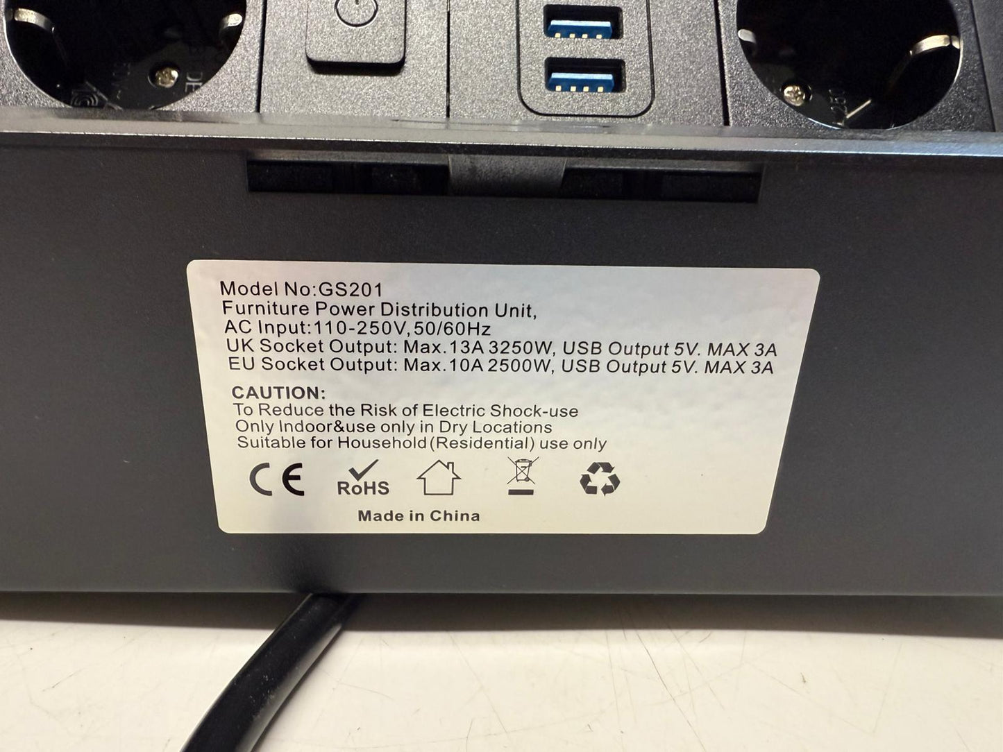 Listwa zasilającą do zabudowy w meblach-model GS201