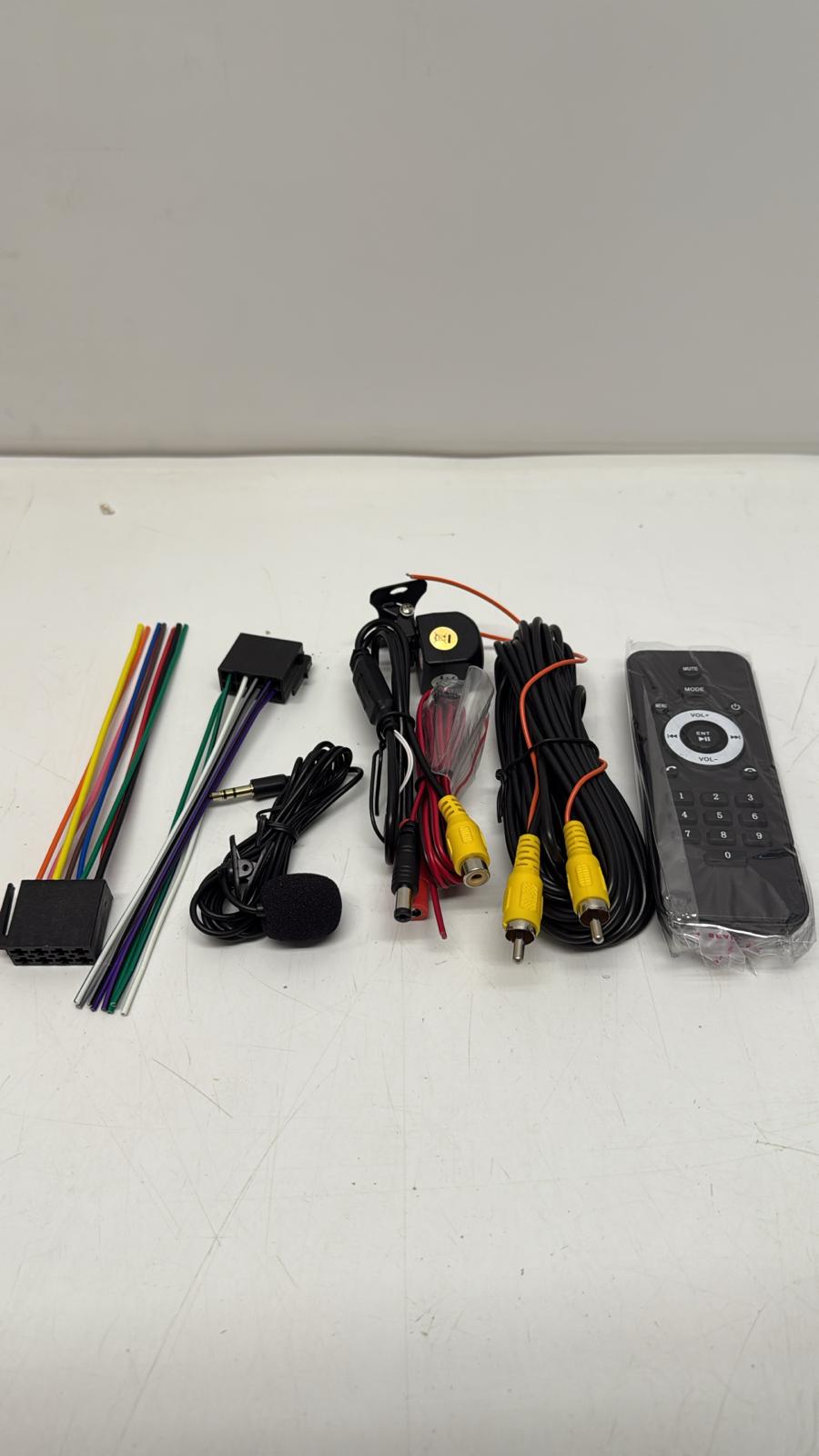 Zestaw multimedialny 2DIN 6686C + kamera cofania AHD
